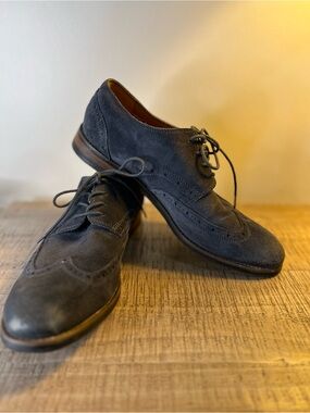 Clarks Men's Exton Brogue Navy Suede Wingtip Oxfords. Size 9.5
